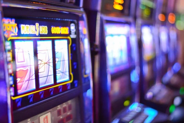 dewajitu platform interface showing slot tournaments and live-dealer tables